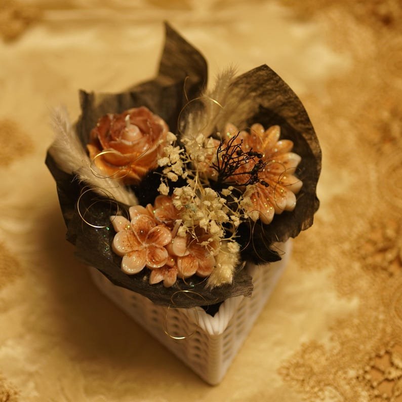 Blumenstrauß Kerzen und Wachsstrauss